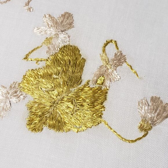 VTG HANDKERCHIEF GOLD FLOWERS EMBROIDERED POCKET SCARF BRIDAL WEDDING HANKIE - Picture 9 of 12